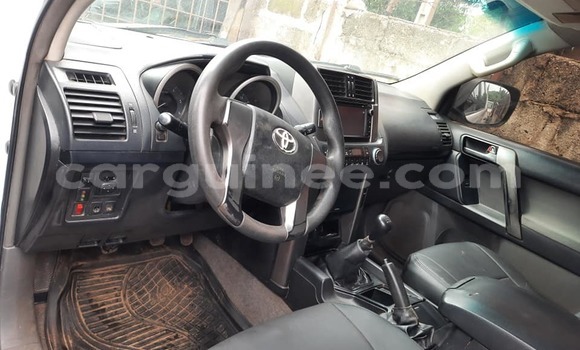 Buy Used Toyota Land Cruiser Prado White Car in Conakry in Conakry Buy Used Toyota Land Cruiser Prado White Car in Conakry in Conakry