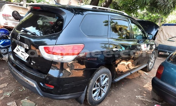 Buy Used Nissan Pathfinder Black Car in Conakry in Conakry Buy Used Nissan Pathfinder Black Car in Conakry in Conakry