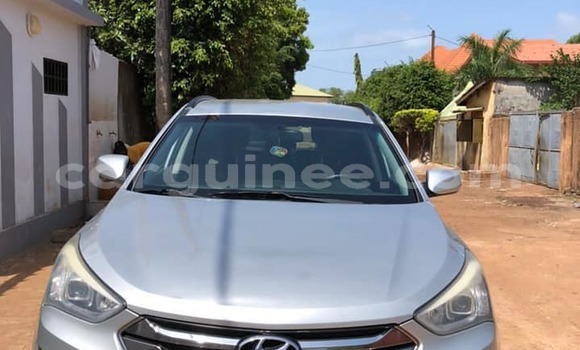 Buy Used Hyundai Santa Fe Silver Car in Conakry in Conakry Buy Used Hyundai Santa Fe Silver Car in Conakry in Conakry