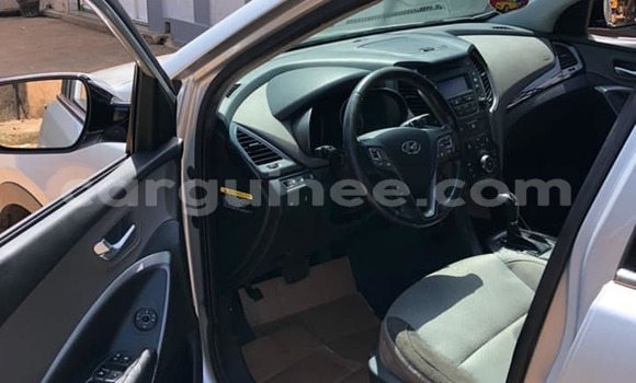 Acheter Occasion Voiture Hyundai Santa Fe Gris à Conakry, Conakry Acheter Occasion Voiture Hyundai Santa Fe Gris à Conakry, Conakry