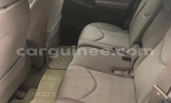 Acheter Occasion Voiture Toyota RAV4 Blanc à Conakry, Conakry Acheter Occasion Voiture Toyota RAV4 Blanc à Conakry, Conakry