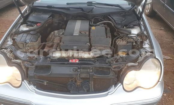 Acheter Occasion Voiture Mercedes-Benz C–Class Gris à Conakry, Conakry Acheter Occasion Voiture Mercedes-Benz C–Class Gris à Conakry, Conakry