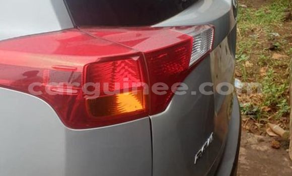 Acheter Occasion Voiture Toyota RAV4 Gris à Conakry, Conakry Acheter Occasion Voiture Toyota RAV4 Gris à Conakry, Conakry