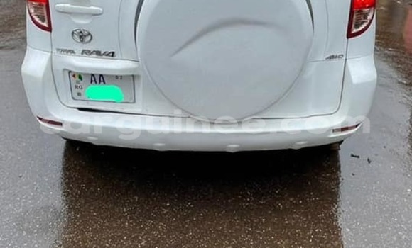 Acheter Occasion Voiture Toyota RAV4 Blanc à Conakry, Conakry Acheter Occasion Voiture Toyota RAV4 Blanc à Conakry, Conakry