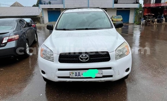 Acheter Occasion Voiture Toyota RAV4 Blanc à Conakry, Conakry Acheter Occasion Voiture Toyota RAV4 Blanc à Conakry, Conakry
