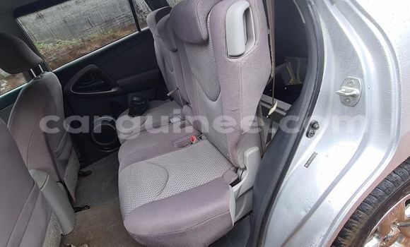 Acheter Occasion Voiture Toyota RAV4 Gris à Conakry, Conakry Acheter Occasion Voiture Toyota RAV4 Gris à Conakry, Conakry