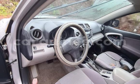 Acheter Occasion Voiture Toyota RAV4 Gris à Conakry, Conakry Acheter Occasion Voiture Toyota RAV4 Gris à Conakry, Conakry