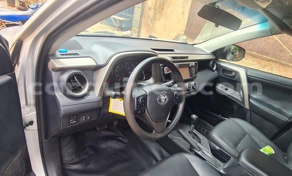 Acheter Occasion Voiture Toyota RAV4 Gris à Conakry, Conakry Acheter Occasion Voiture Toyota RAV4 Gris à Conakry, Conakry
