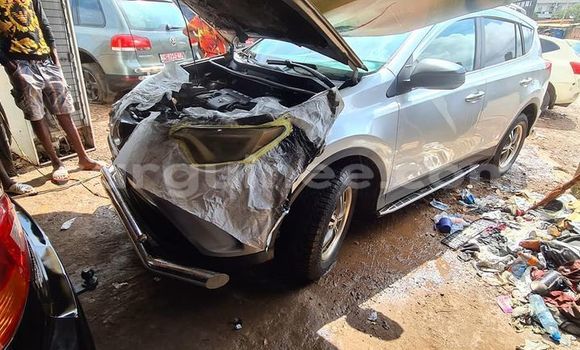 Acheter Occasion Voiture Toyota RAV4 Gris à Conakry, Conakry Acheter Occasion Voiture Toyota RAV4 Gris à Conakry, Conakry