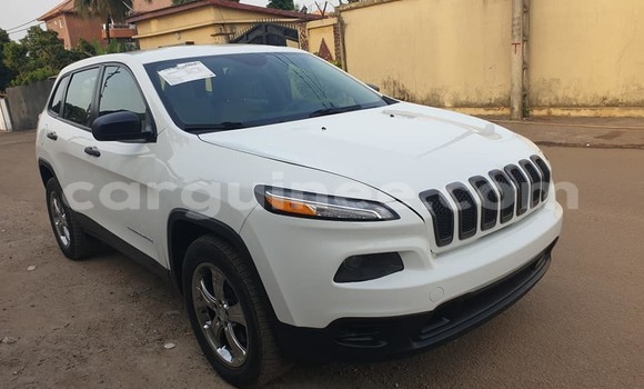 Acheter Occasion Voiture Jeep Cherokee Blanc à Conakry, Conakry Acheter Occasion Voiture Jeep Cherokee Blanc à Conakry, Conakry
