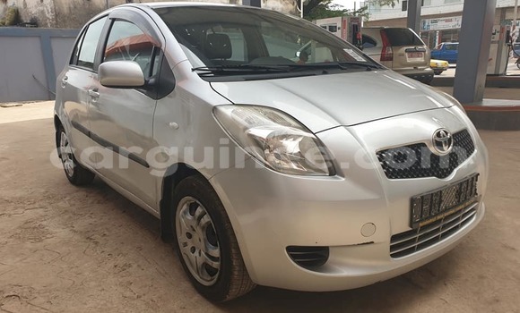 Buy Used Toyota Yaris Silver Car in Conakry in Conakry