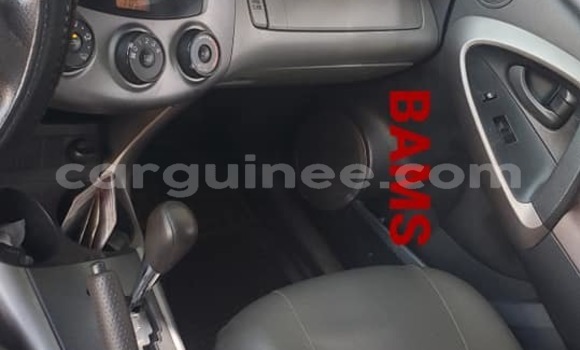 Acheter Occasion Voiture Toyota RAV4 Rouge à Conakry, Conakry Acheter Occasion Voiture Toyota RAV4 Rouge à Conakry, Conakry