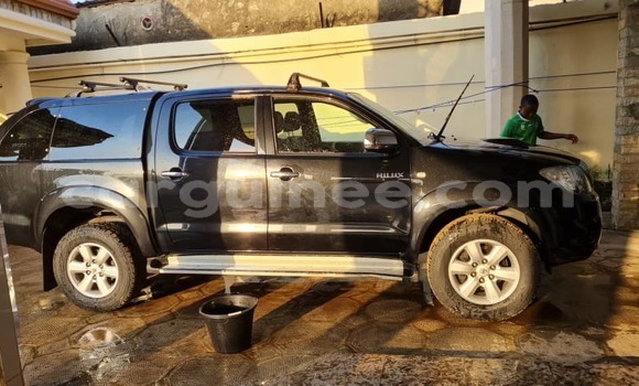 Buy Used Toyota Hiluxe Revo Black Car in Conakry in Conakry Buy Used Toyota Hiluxe Revo Black Car in Conakry in Conakry