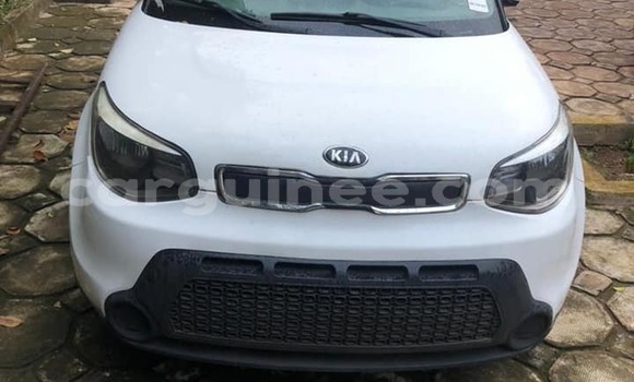 Buy Used Kia Soul White Car in Conakry in Conakry
