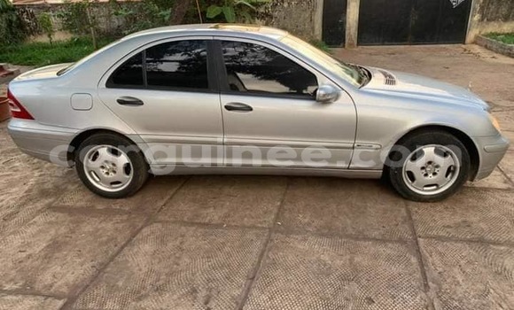 Acheter Occasion Voiture Mercedes-Benz C–Class Gris à Conakry, Conakry Acheter Occasion Voiture Mercedes-Benz C–Class Gris à Conakry, Conakry