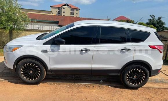 Acheter Occasion Voiture Ford Escape Blanc à Conakry, Conakry Acheter Occasion Voiture Ford Escape Blanc à Conakry, Conakry