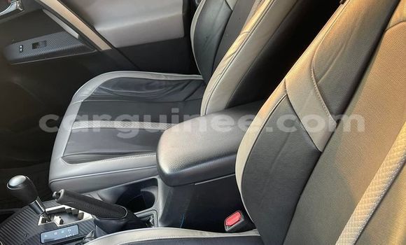 Acheter Occasion Voiture Toyota RAV4 Gris à Conakry, Conakry Acheter Occasion Voiture Toyota RAV4 Gris à Conakry, Conakry