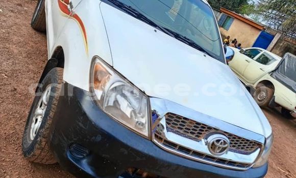 Acheter Occasion Voiture Toyota Hilux Blanc à Conakry, Conakry Acheter Occasion Voiture Toyota Hilux Blanc à Conakry, Conakry