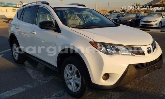Acheter Import Voiture Toyota RAV4 Blanc à Import - Dubai, Conakry Acheter Import Voiture Toyota RAV4 Blanc à Import - Dubai, Conakry