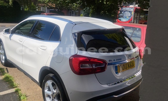 Acheter Occasion Voiture Mercedes Viano Blanc à Conakry, Conakry Acheter Occasion Voiture Mercedes Viano Blanc à Conakry, Conakry