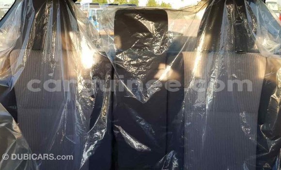 Acheter Import Voiture Toyota RAV4 Blanc à Import - Dubai, Conakry Acheter Import Voiture Toyota RAV4 Blanc à Import - Dubai, Conakry