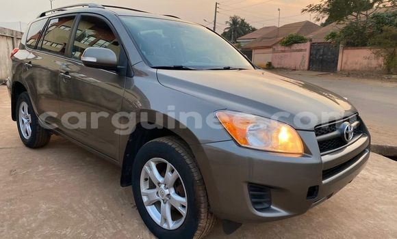 Acheter Occasion Voiture Toyota RAV4 Marron à Conakry, Conakry Acheter Occasion Voiture Toyota RAV4 Marron à Conakry, Conakry