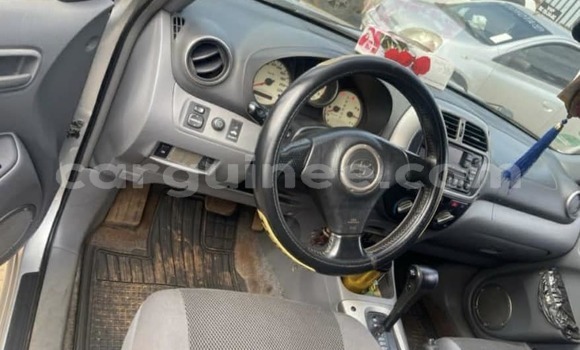 Acheter Occasion Voiture Toyota RAV4 Gris à Conakry, Conakry Acheter Occasion Voiture Toyota RAV4 Gris à Conakry, Conakry