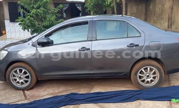Acheter Occasion Voiture Toyota Yaris Bleu à Conakry, Conakry Acheter Occasion Voiture Toyota Yaris Bleu à Conakry, Conakry