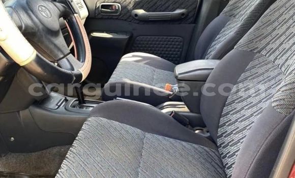 Acheter Occasion Voiture Toyota RAV4 Rouge à Conakry, Conakry Acheter Occasion Voiture Toyota RAV4 Rouge à Conakry, Conakry