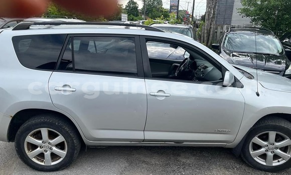 Acheter Occasion Voiture Toyota RAV4 Gris à Conakry, Conakry Acheter Occasion Voiture Toyota RAV4 Gris à Conakry, Conakry