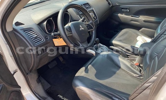 Buy Used Mitsubishi RVR White Car in Conakry in Conakry Buy Used Mitsubishi RVR White Car in Conakry in Conakry