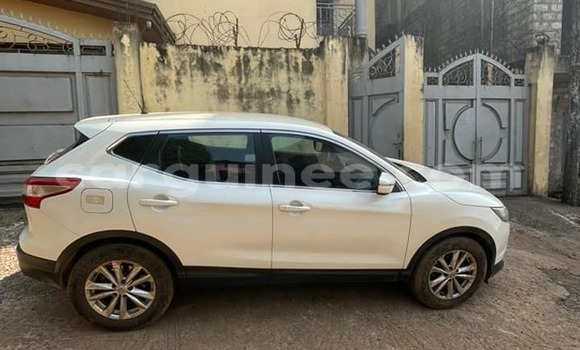 Buy Used Nissan Qashqai White Car in Conakry in Conakry Buy Used Nissan Qashqai White Car in Conakry in Conakry
