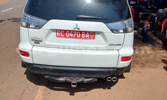 Buy Used Mitsubishi Outlander White Car in Conakry in Conakry Buy Used Mitsubishi Outlander White Car in Conakry in Conakry