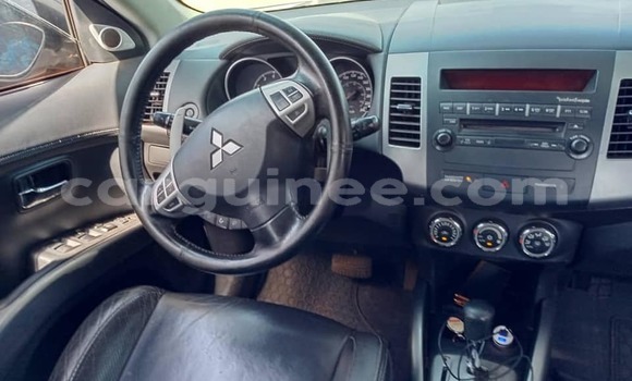 Buy Used Mitsubishi Outlander White Car in Conakry in Conakry Buy Used Mitsubishi Outlander White Car in Conakry in Conakry