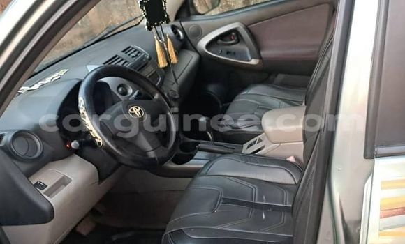Buy Used Toyota RAV4 Green Car in Conakry in Conakry Buy Used Toyota RAV4 Green Car in Conakry in Conakry