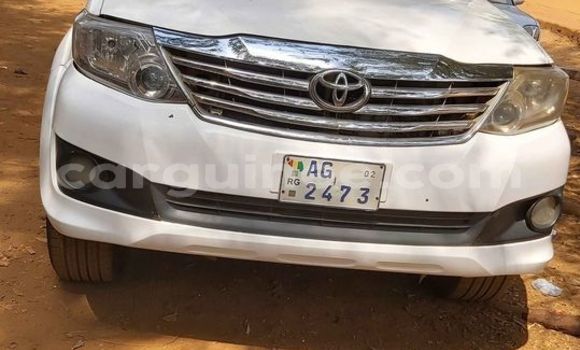 Acheter Occasion Voiture Toyota Fortuner Blanc à Conakry, Conakry Acheter Occasion Voiture Toyota Fortuner Blanc à Conakry, Conakry
