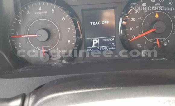 Acheter Import Voiture Toyota Sienna Blanc à Import - Dubai, Conakry Acheter Import Voiture Toyota Sienna Blanc à Import - Dubai, Conakry