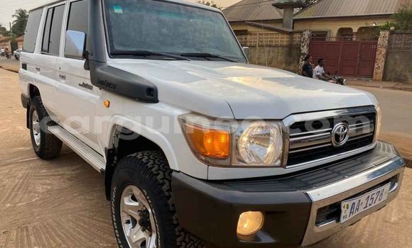 Acheter Occasion Voiture Toyota Land Cruiser Blanc à Conakry, Conakry Acheter Occasion Voiture Toyota Land Cruiser Blanc à Conakry, Conakry