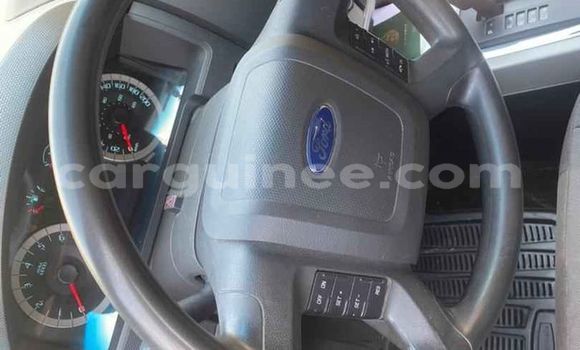Acheter Occasion Voiture Ford Escape Bleu à Conakry, Conakry Acheter Occasion Voiture Ford Escape Bleu à Conakry, Conakry