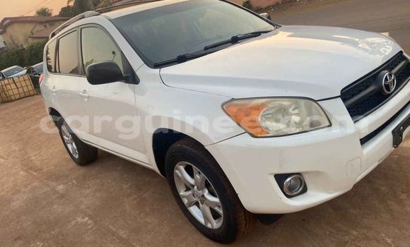 Acheter Occasion Voiture Toyota RAV4 Blanc à Conakry, Conakry Acheter Occasion Voiture Toyota RAV4 Blanc à Conakry, Conakry