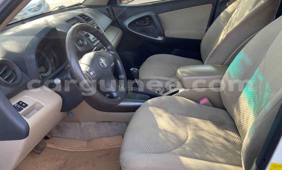 Acheter Occasion Voiture Toyota RAV4 Blanc à Conakry, Conakry Acheter Occasion Voiture Toyota RAV4 Blanc à Conakry, Conakry