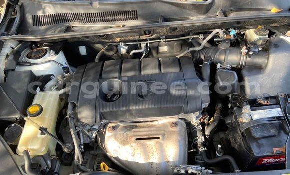 Acheter Occasion Voiture Toyota RAV4 Blanc à Conakry, Conakry Acheter Occasion Voiture Toyota RAV4 Blanc à Conakry, Conakry