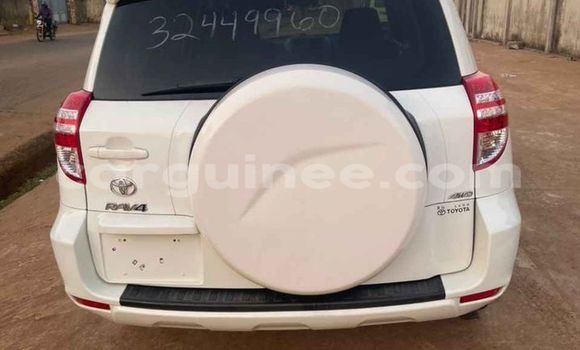 Acheter Occasion Voiture Toyota RAV4 Blanc à Conakry, Conakry Acheter Occasion Voiture Toyota RAV4 Blanc à Conakry, Conakry