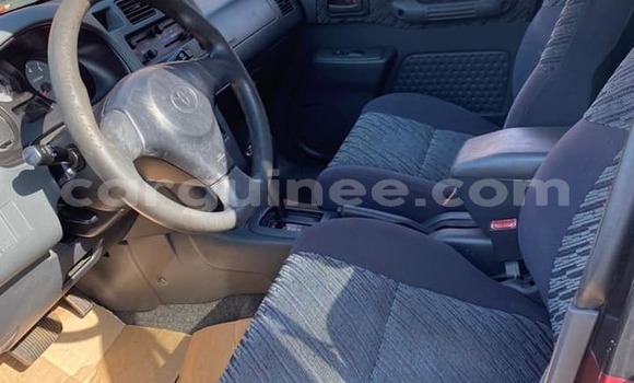 Acheter Occasion Voiture Toyota RAV4 Rouge à Conakry, Conakry Acheter Occasion Voiture Toyota RAV4 Rouge à Conakry, Conakry