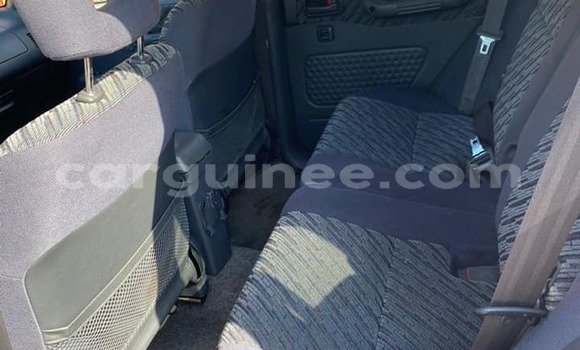 Acheter Occasion Voiture Toyota RAV4 Rouge à Conakry, Conakry Acheter Occasion Voiture Toyota RAV4 Rouge à Conakry, Conakry