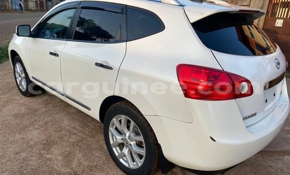 Buy Used Nissan Rogue White Car in Conakry in Conakry