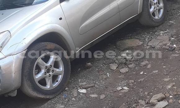 Acheter Occasion Voiture Toyota RAV4 Gris à Conakry, Conakry Acheter Occasion Voiture Toyota RAV4 Gris à Conakry, Conakry