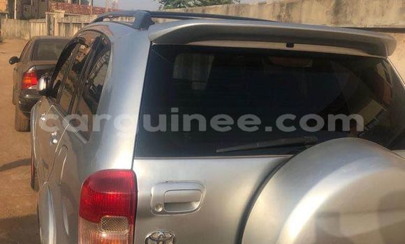 Acheter Occasion Voiture Toyota RAV4 Gris à Conakry, Conakry Acheter Occasion Voiture Toyota RAV4 Gris à Conakry, Conakry