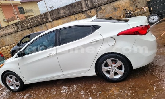 Buy Used Hyundai Elantra White Car in Conakry in Conakry Buy Used Hyundai Elantra White Car in Conakry in Conakry