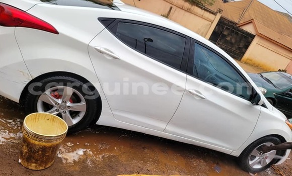 Buy Used Hyundai Elantra White Car in Conakry in Conakry Buy Used Hyundai Elantra White Car in Conakry in Conakry